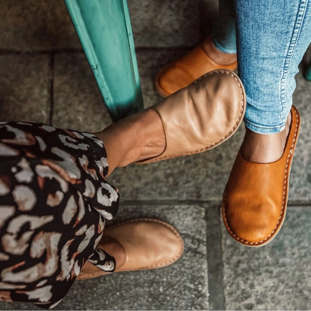 VIBA (VIBAe) Unisex Brown Leather Slipper Shoes